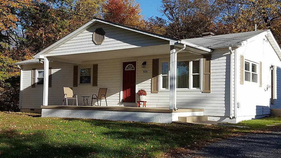 1st image of 826 Bladen St
