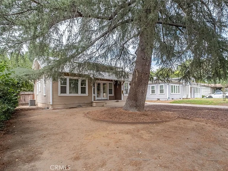 809 E Colton Ave — Photo 29