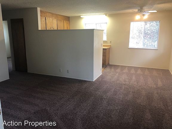 3rd image of 2650 Woodridge Ct APT 23