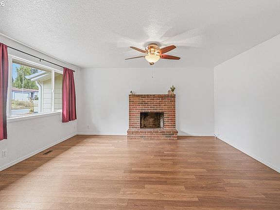 4th image of 4008 NE 105th St