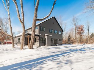 10878 Hibner Rd, Hartland, MI 48353