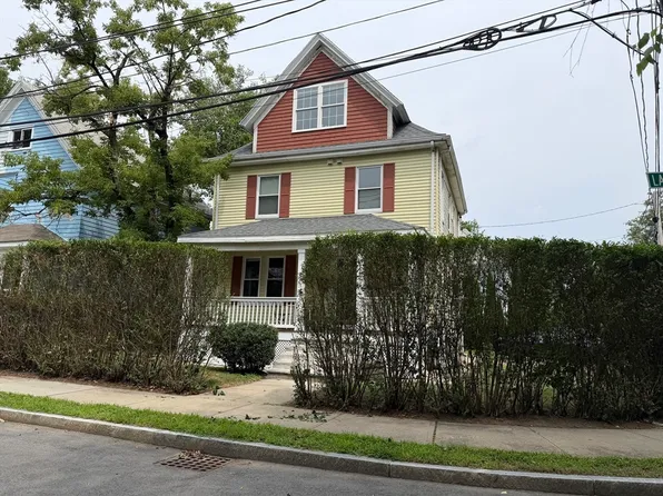 112 Laurel St, Watertown, MA 02472