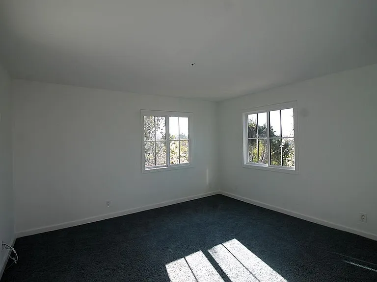 1048 Sidonia St #1048 — Photo 7