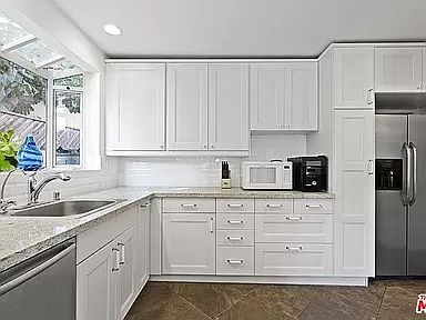3rd image of 1611 S Crescent Heights Blvd