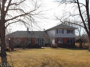 8157 Blooming Grove Rd, Bloomington, IL 61705