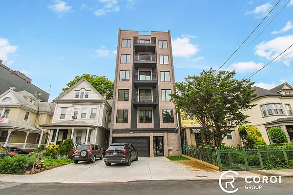 Rented by Coroi Corp | media 14