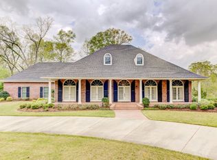 102 Golding Blvd, Vicksburg, MS 39180