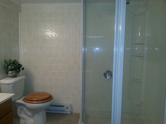 4th image of 81 Crescent Dr