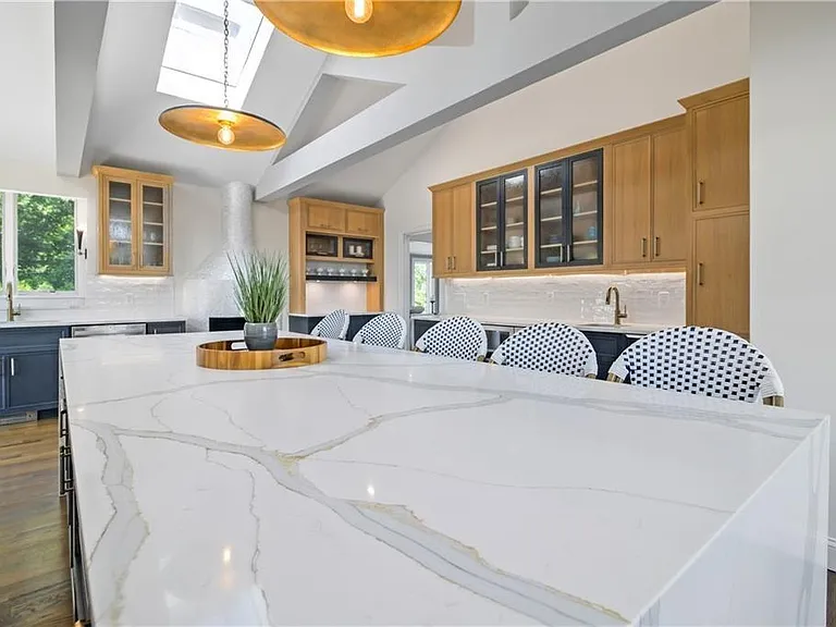 1 Harbor View Dr — Photo 14