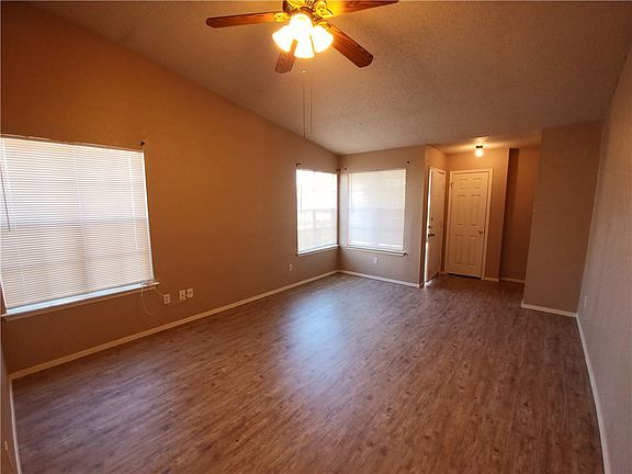 5th image of 12218 Dundee Dr #B