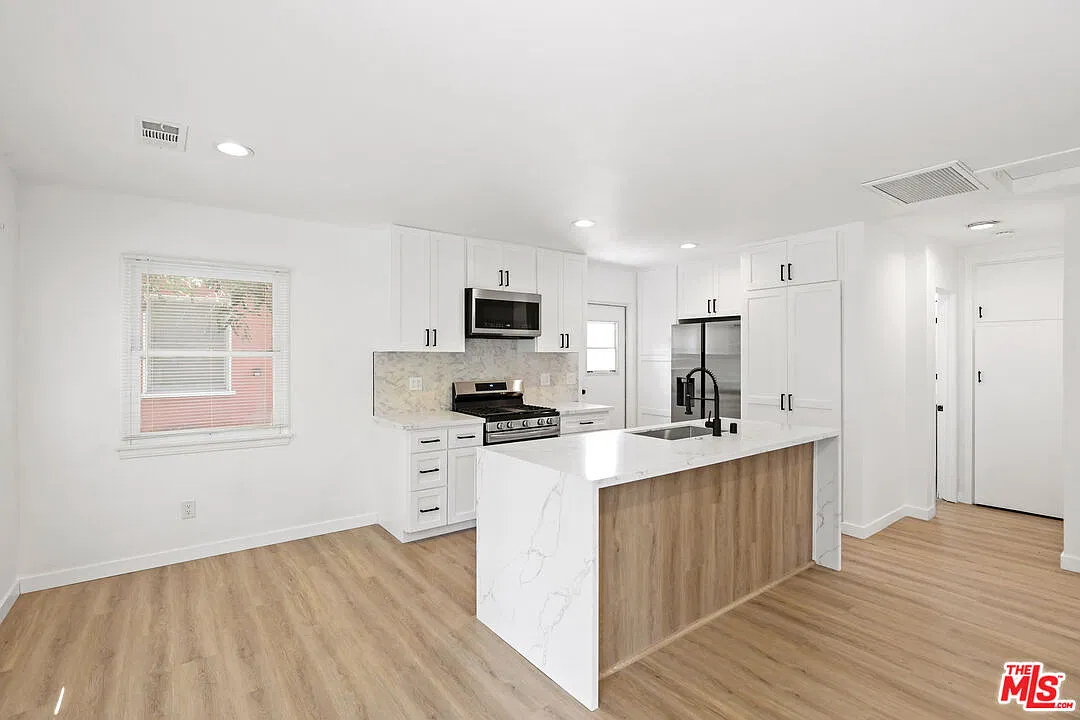 1 bed, 1.0 bath, 1000 sqft, $3,595 — Photo 1
