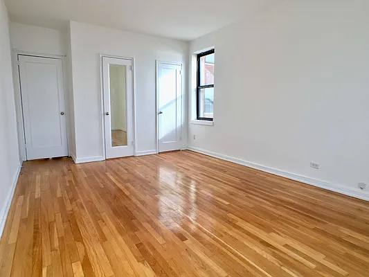 Rented by Compass | media 25