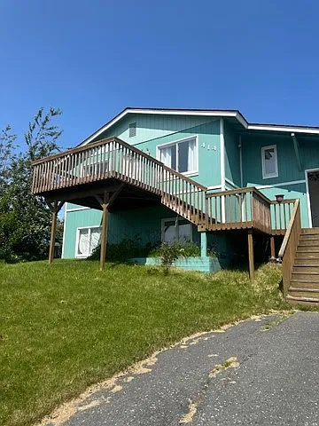 Duplex Unit B lower level. separate entrance. off street
parking