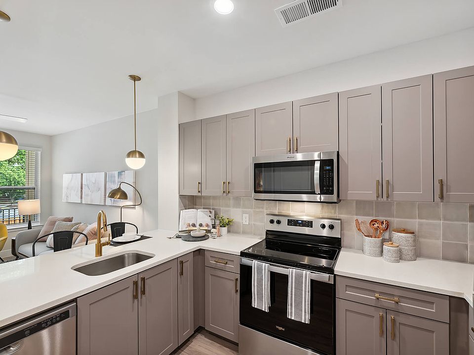 1st image of 4040 Gateway Dr #4335