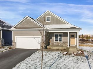 1904 Oakpointe Dr, Waconia, MN 55387