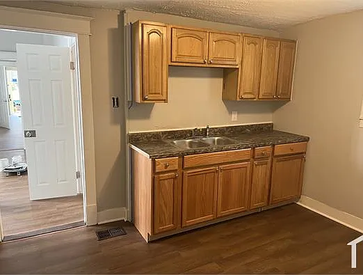 1763 W Gaulbert Ave — Photo 10