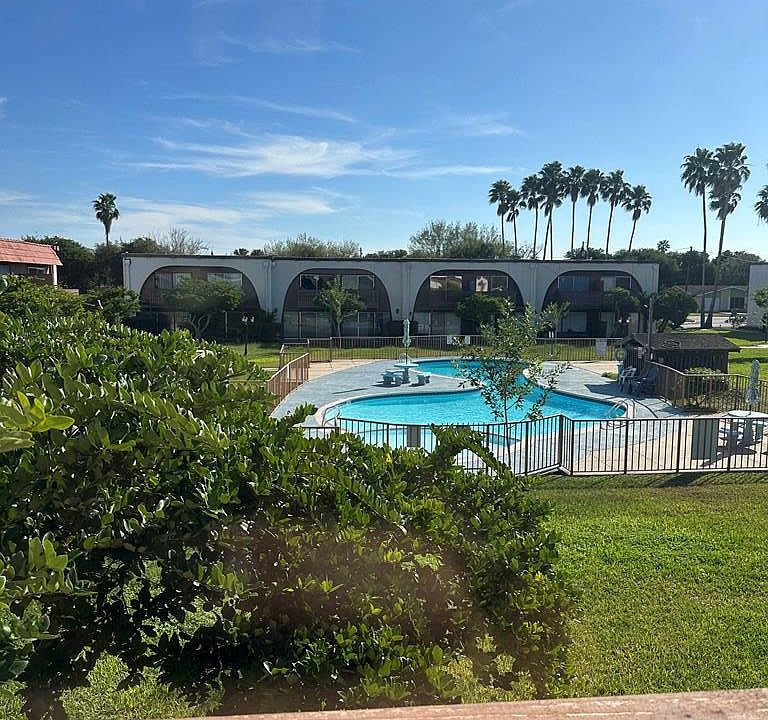 1st image of 401 Boca Chica Blvd APT 405D