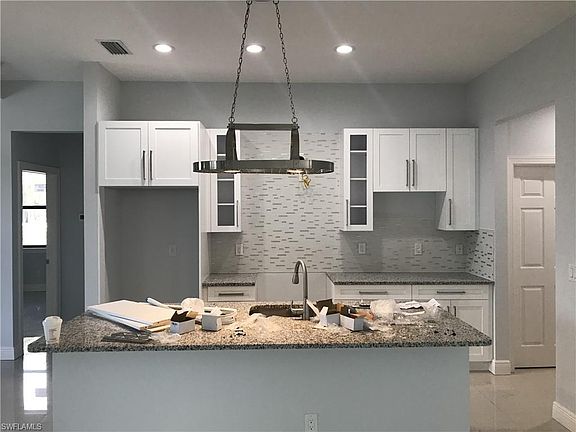 5th image of 1455 SE 15th St