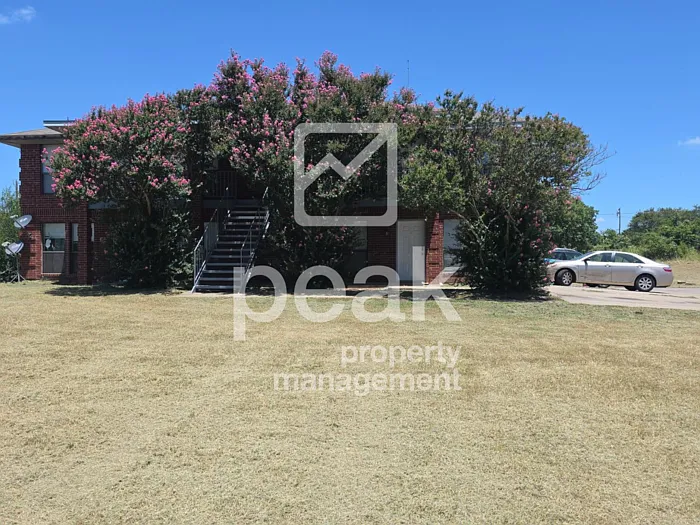 Building Photo - 205 Joyce St #B