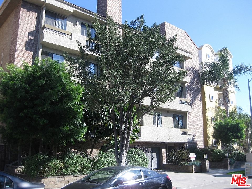 1st image of 828 S Bedford St APT 103