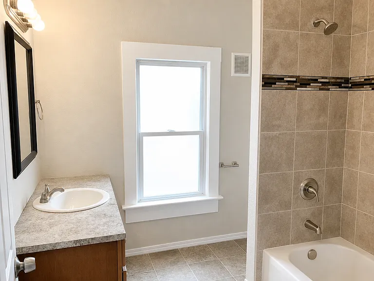 320 W Pine St #320 — Photo 5