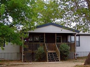 135 Terry Ln, Lytle, TX 78052