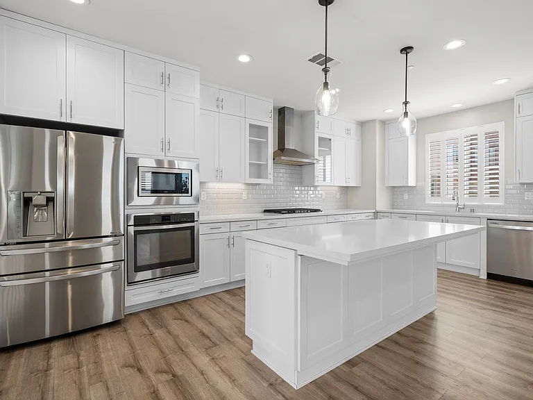 16205 Camden Cir — Photo 20