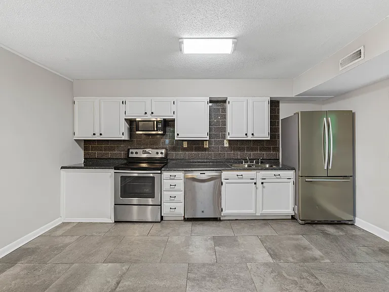18 Sheridan Rd #A — Photo 1