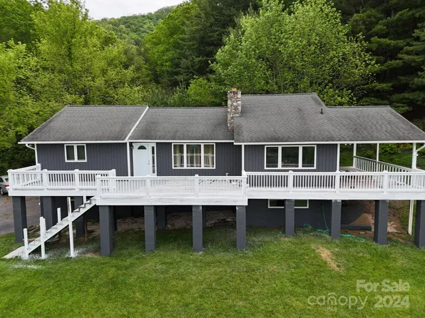 166 Seasons Dr #4 & 5, Clyde, NC 28721