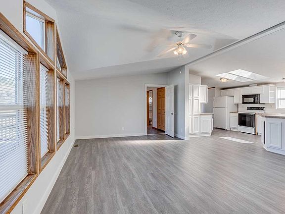 5th image of 612 Race St