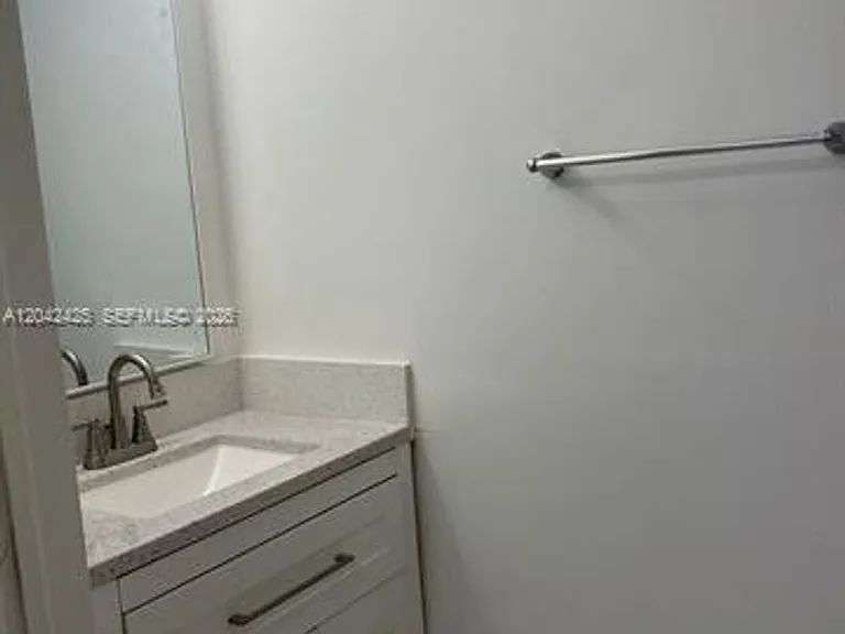 5245 NW 112th Ave #Townhouse 8 — Photo 20