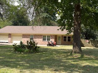 325 Pine Harbor Dr, Onalaska, TX 77360
