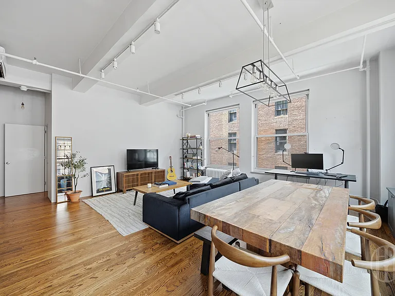 241 W 36th St #10R — Photo 4