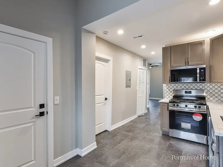 3501 W Le Moyne St — Photo 5