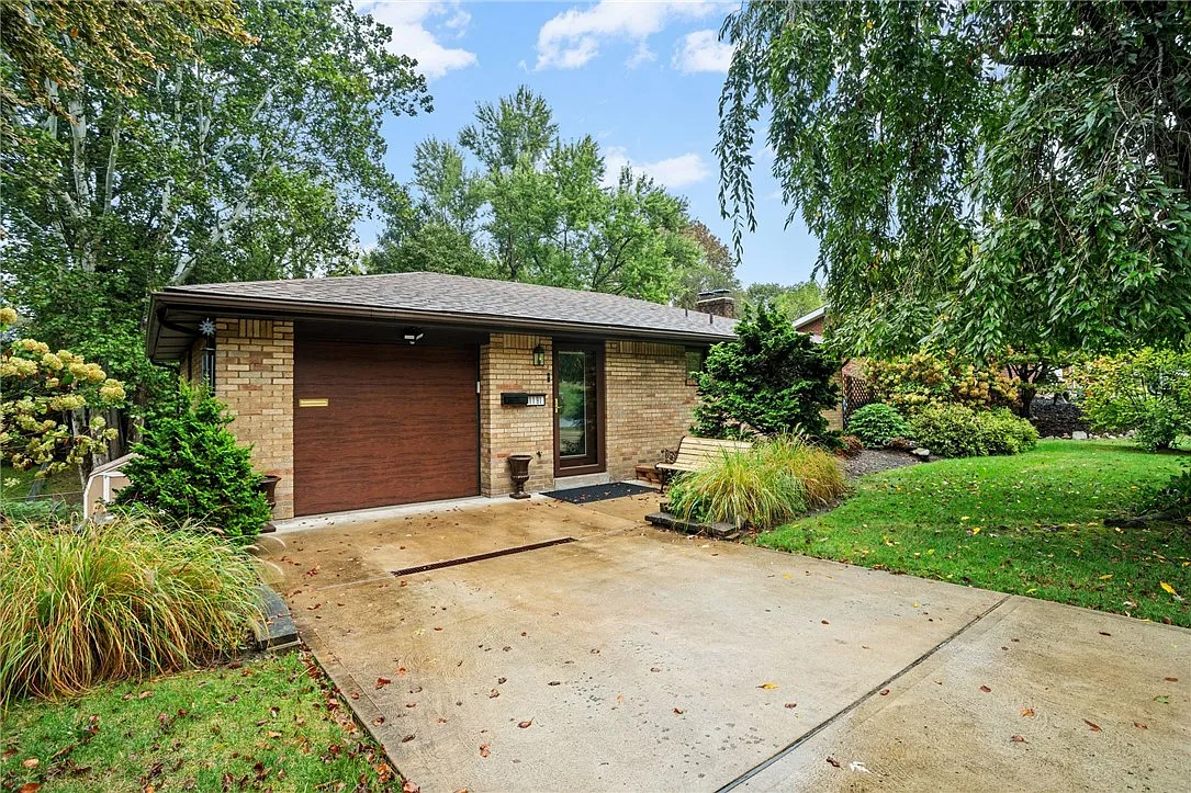 1191 Saint Vincent Dr photo 1