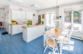 Abundant natural light