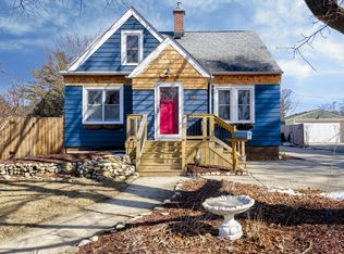 170 Rosedale Ave, Crystal Lake, IL 60014