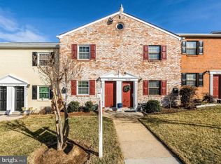 11118 Rock Garden Dr, Fairfax, VA 22030