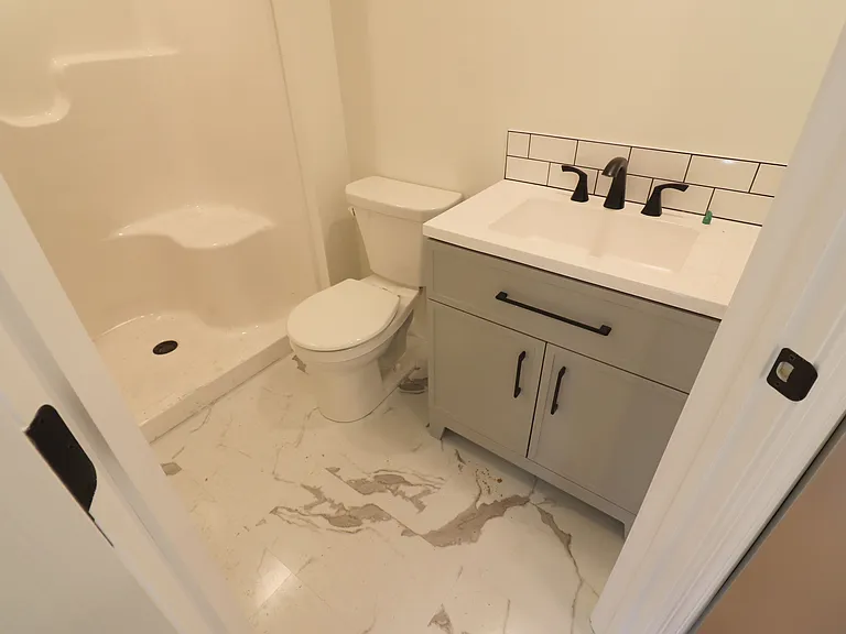 293 E Main St #5 — Photo 9