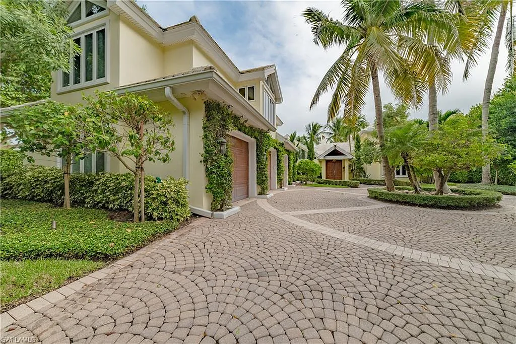 5 bed, 4.5 bath, 4400 sqft, $49,000 — Photo 3
