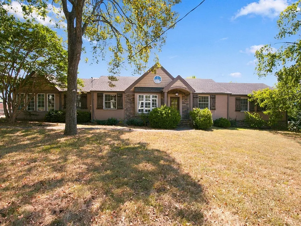 2023 Galbraith Dr