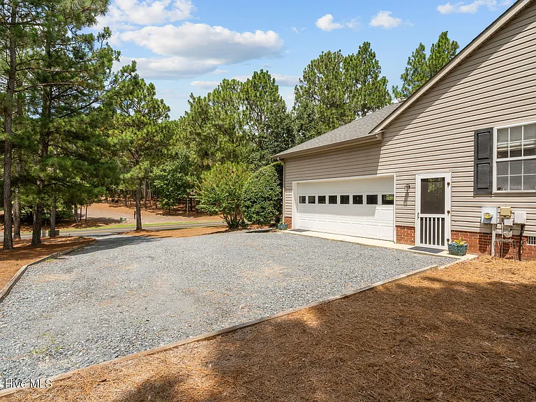 265 Longleaf Dr — Photo 34
