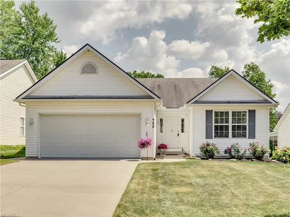 980 Ridgecrest Dr, Cuyahoga Falls, OH 44221