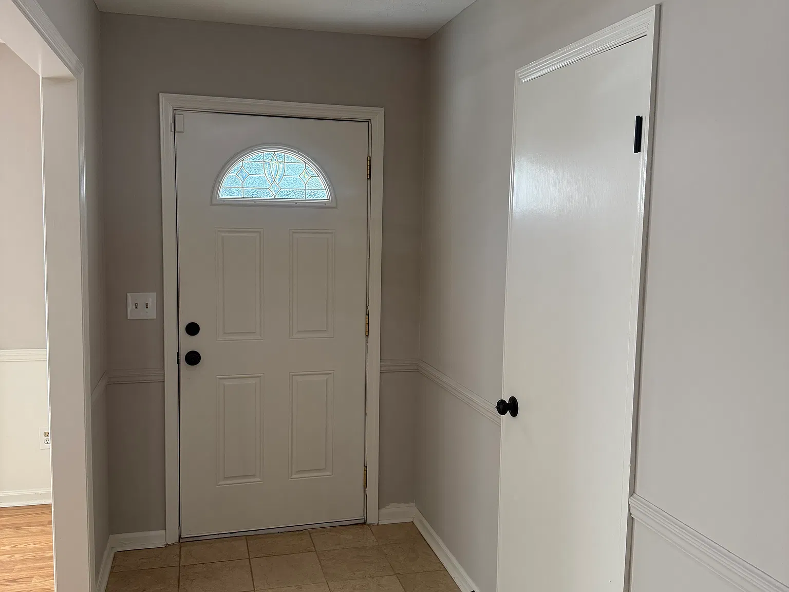 3 bed, 1995 sqft, $1,795 — Photo 2