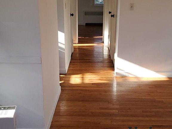 3rd image of 37 Howard Pl