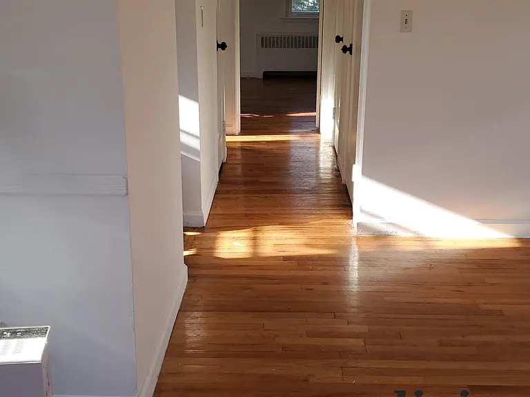 Howard Pl — Photo 3