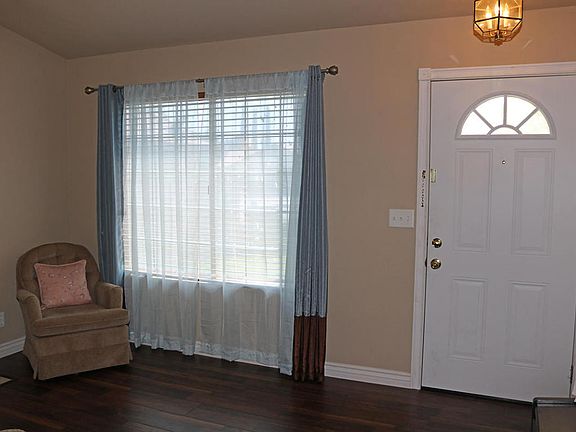 3rd image of 3656 Gainsborough Ct