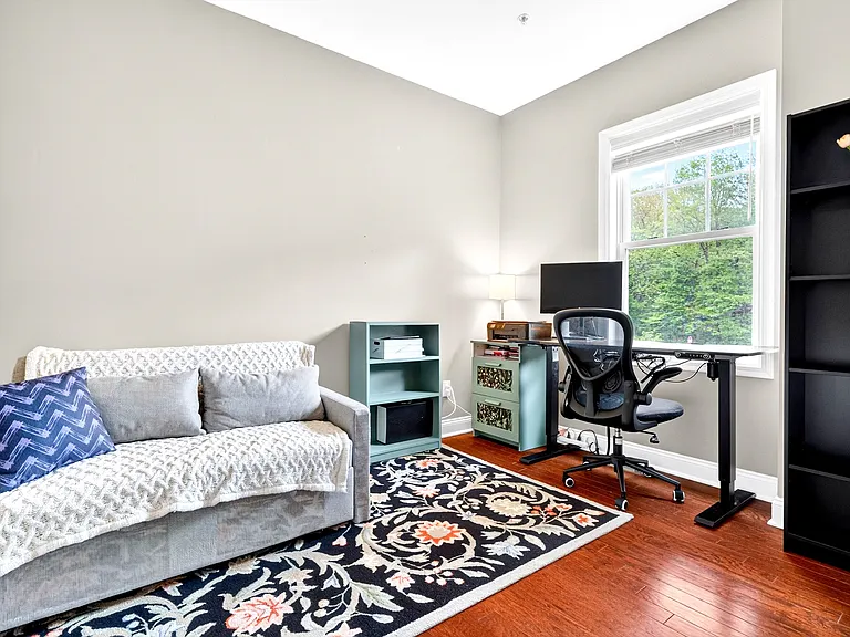 58 Elston Ct — Photo 32