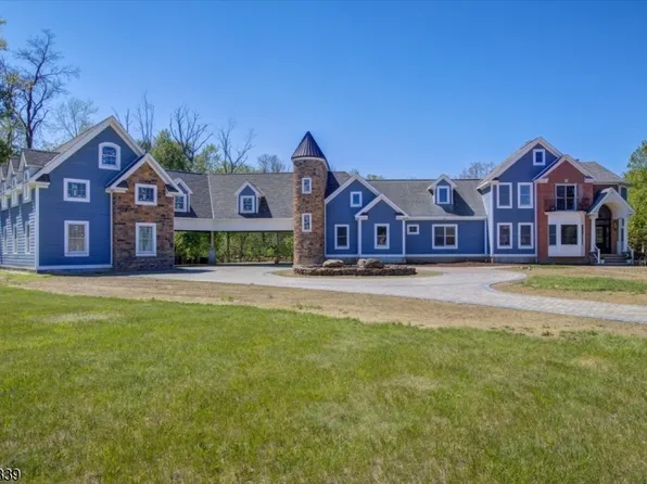 15 Spring Hunter Ct, Green Twp., NJ 07821