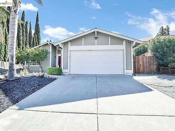4th image of 2277 Jacqueline Dr
